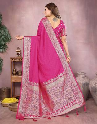Magenta gala Art silk blend saree with zari gold weaving work 4