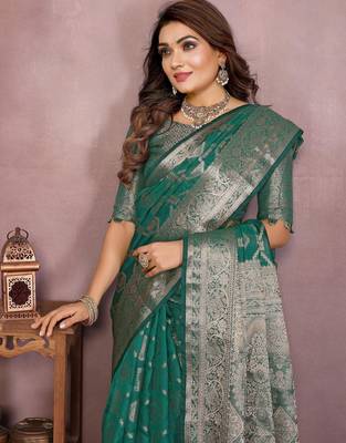 Green soft organza banarasi Art silk blend saree with zari weaving work 4