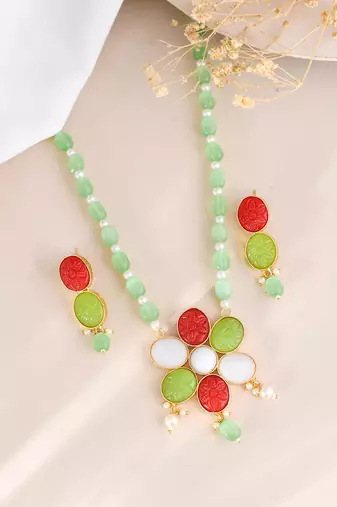 Gold-plated beaded jewellery set