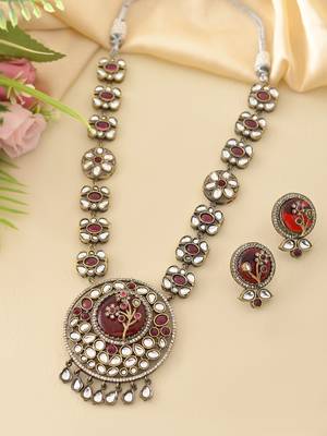 Gold-plated kundan-studded & beaded jewellery set 2