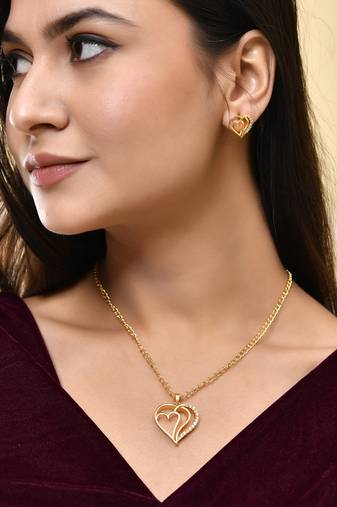 Gold-plated stones studded heart pendant necklace & earring set