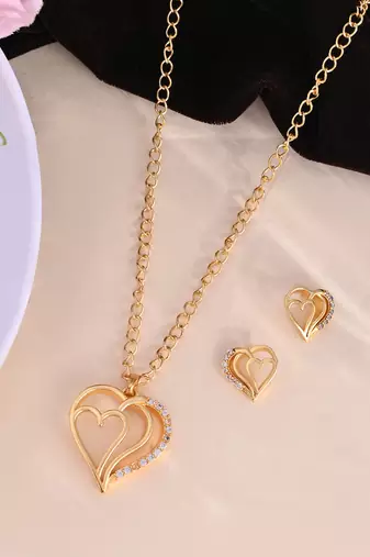 Gold-plated stones studded heart pendant necklace & earring set
