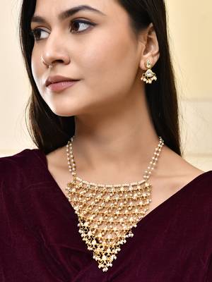 Gold-plated pearl bridal necklace and earring set 1