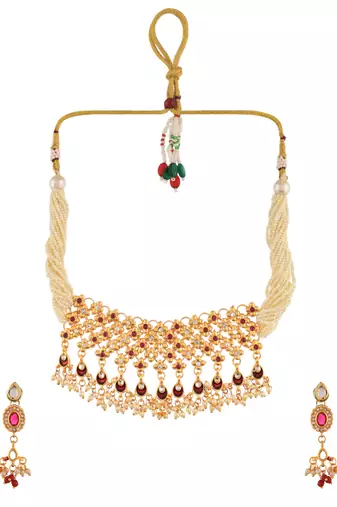 Gold-plated kundan-studded & beaded jewellery set