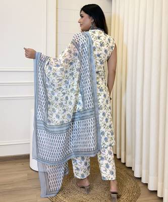 Off white color beautiful and formal wear kurta set for trendy girls 2
