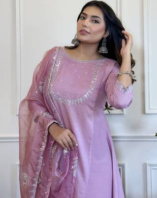 Lavender color beautiful and formal wear kurta set for trendy girls 3