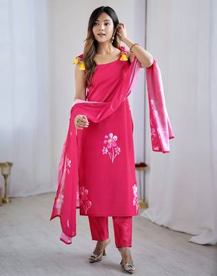 Pink color beautiful and formal wear kurta set for trendy girls 1