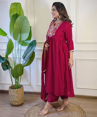 Red color beautiful and formal wear kurta set for trendy girls 3