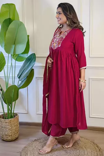 Red color beautiful and formal wear kurta set for trendy girls