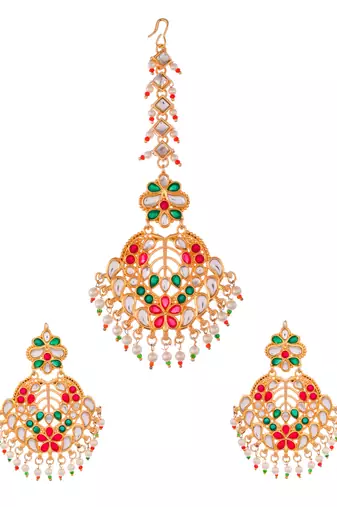 Women gold-plated red & white kundan studded maang tikka with earrings