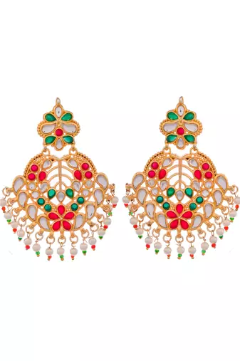 Women gold-plated red & white kundan studded maang tikka with earrings