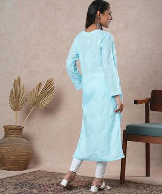 hand embroidered blue cotton lucknowi chikankari straight kurta 2