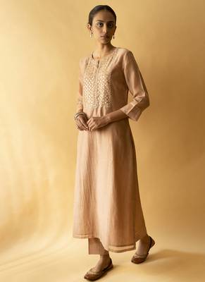 Beige chanderi embroidered kurta set 1