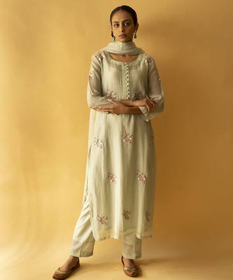 Light green chanderi embroidered kurta set 1
