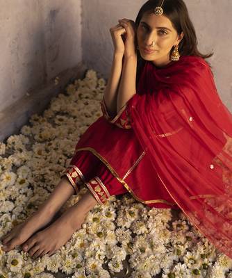 Red chanderi embroidered kurta set 3