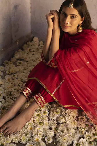 Red chanderi embroidered kurta set