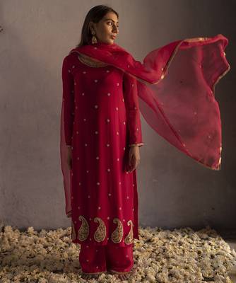 Red georgette embroidered kurta set 2