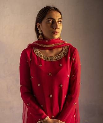 Red georgette embroidered kurta set 4