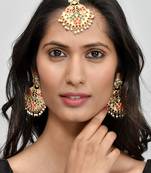 Women gold-plated red & white kundan studded maang tikka with earrings