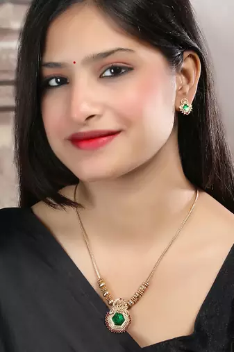 Green meenakari and beads necklace set