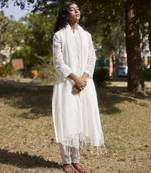 White chanderi embroidered kurta set