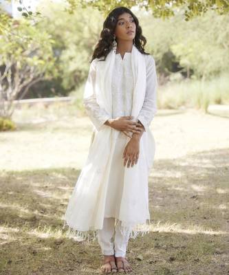 White chanderi embroidered kurta set 3
