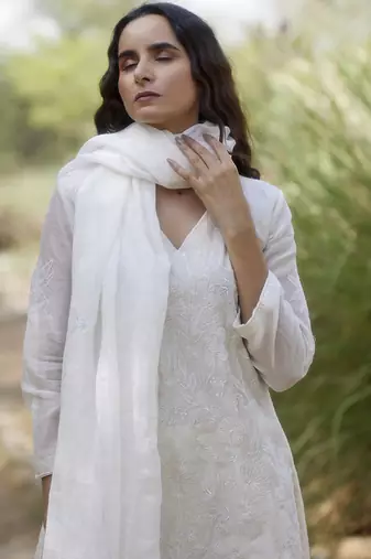 White chanderi embroidered kurta set