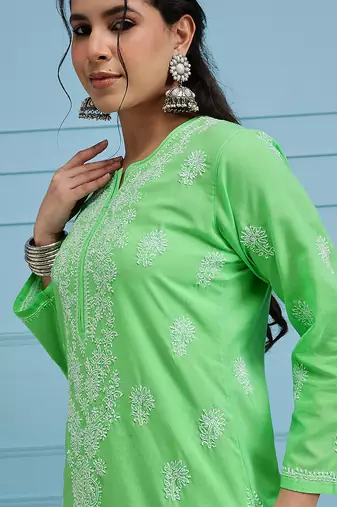 Hand embroidered green cotton lucknowi chikankari straight kurta