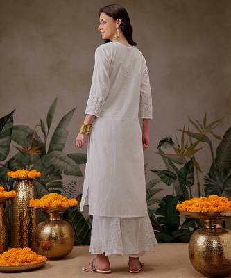 Hand embroidered white cotton lucknowi chikankari straight kurta 2