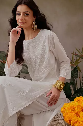 Hand embroidered white cotton lucknowi chikankari straight kurta