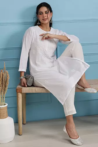 Hand embroidered white cotton lucknowi chikankari straight kurta