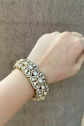 Gold plated beaded polki bangle