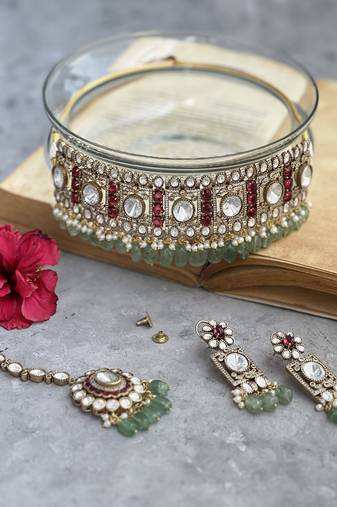 Gold plated multicolor choker necklace set