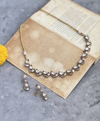 Gold plated studded necklace set 3