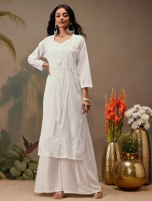 Hand embroidered white cotton lucknowi chikankari straight kurta 1