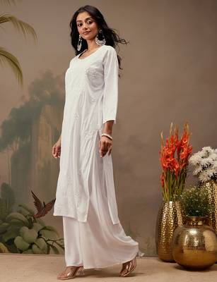 Hand embroidered white cotton lucknowi chikankari straight kurta 3