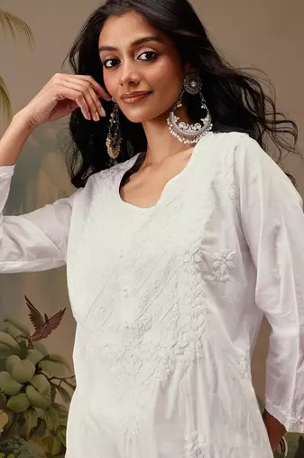 Hand embroidered white cotton lucknowi chikankari straight kurta