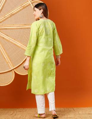 Hand embroidered green cotton lucknowi chikankari straight kurta 2