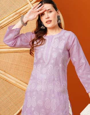 Hand embroidered lavender cotton lucknowi chikankari straight kurta 5