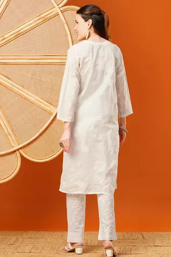 Hand embroidered white cotton lucknowi chikankari straight kurta