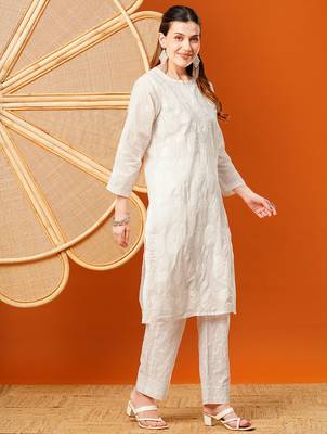 Hand embroidered white cotton lucknowi chikankari straight kurta 3