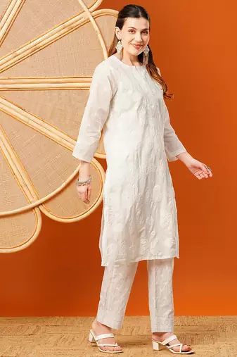 Hand embroidered white cotton lucknowi chikankari straight kurta