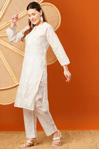 Hand embroidered white cotton lucknowi chikankari straight kurta