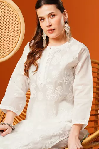 Hand embroidered white cotton lucknowi chikankari straight kurta