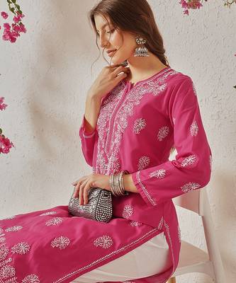 Hand embroidered magenta cotton lucknowi chikankari straight kurta 5