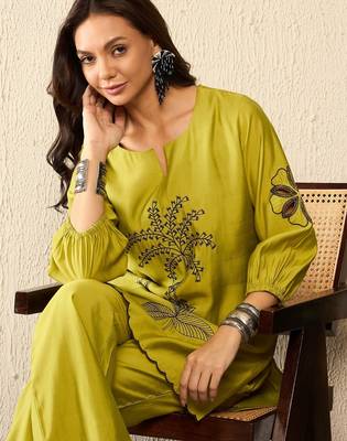 Women green silk blend embroidered solid coord sets 2