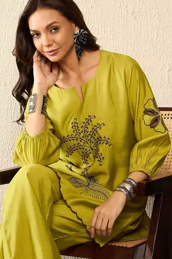 Women green silk blend embroidered solid coord sets