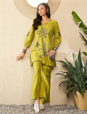 Women green silk blend embroidered solid coord sets 3