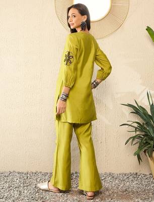 Women green silk blend embroidered solid coord sets 4