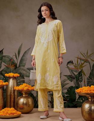 Hand embroidered yellow cotton lucknowi chikankari co-ord set 4